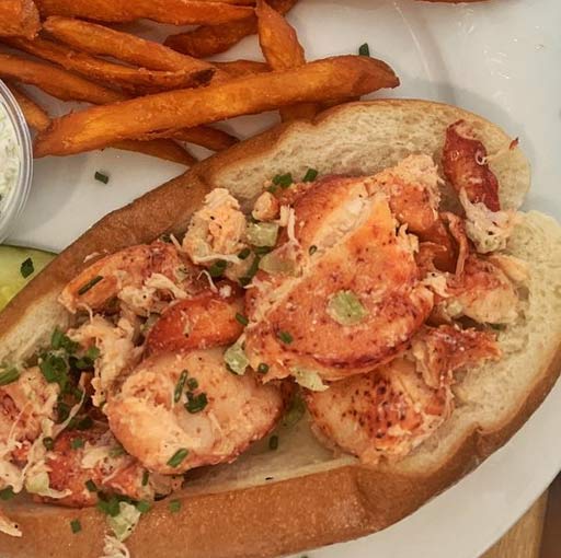 Crabs Claw Lobster Roll